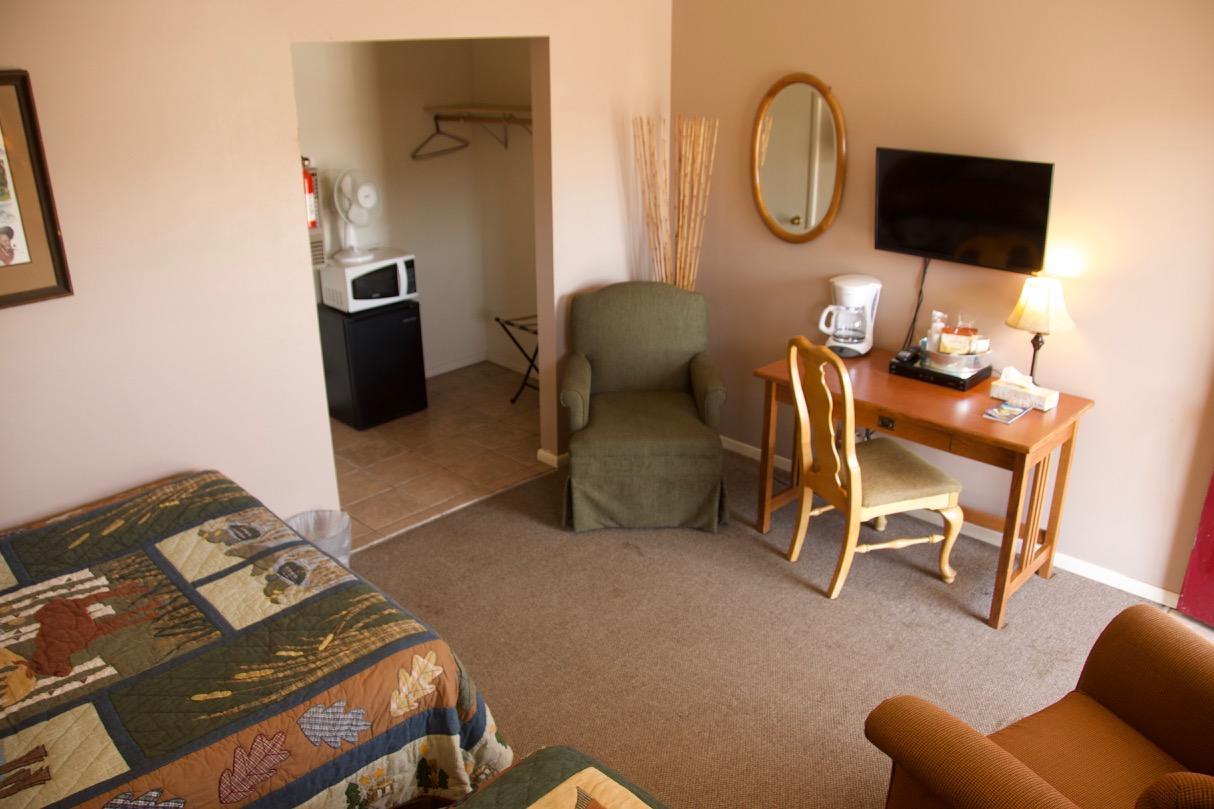 ווסט ילוסטון Yellowstone Holiday Motel מראה חיצוני תמונה
