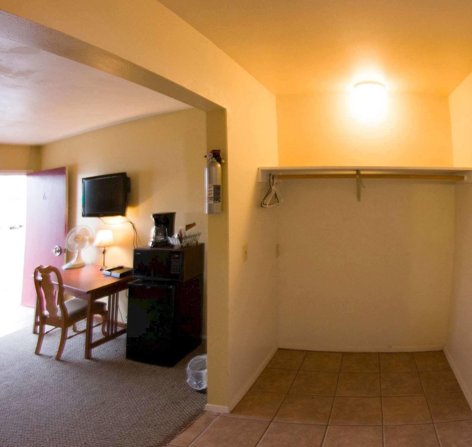 ווסט ילוסטון Yellowstone Holiday Motel מראה חיצוני תמונה