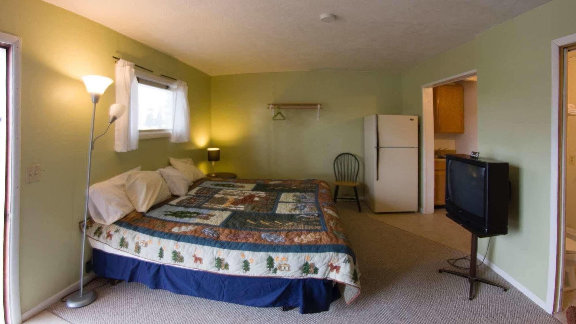 ווסט ילוסטון Yellowstone Holiday Motel מראה חיצוני תמונה