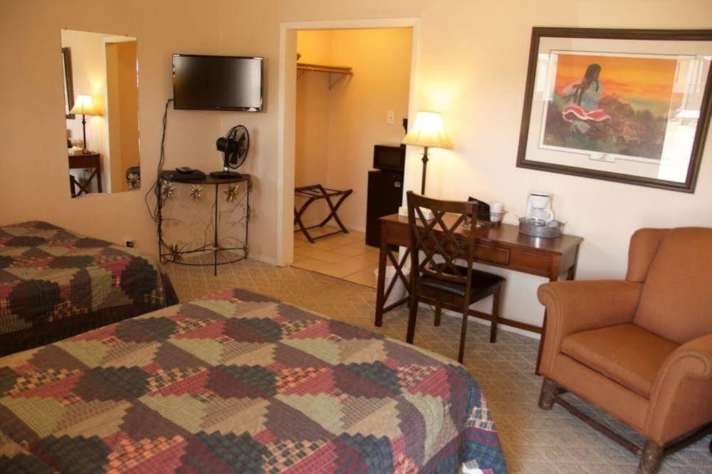 ווסט ילוסטון Yellowstone Holiday Motel מראה חיצוני תמונה